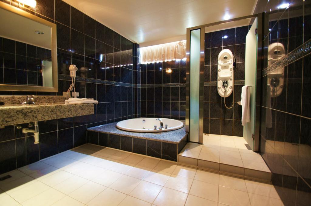 Beverly Garden Motel Chiayi City Exterior foto